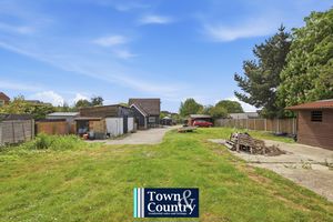 LADYSMITH AVENUE- click for photo gallery